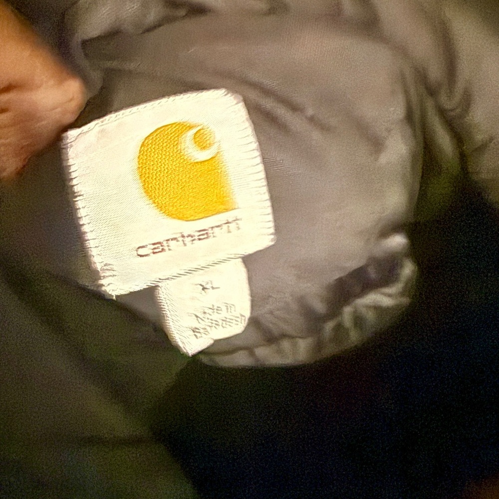 Carhartt Men's Black Puffer Jacket with Fur Hood - Picture 6 of 6